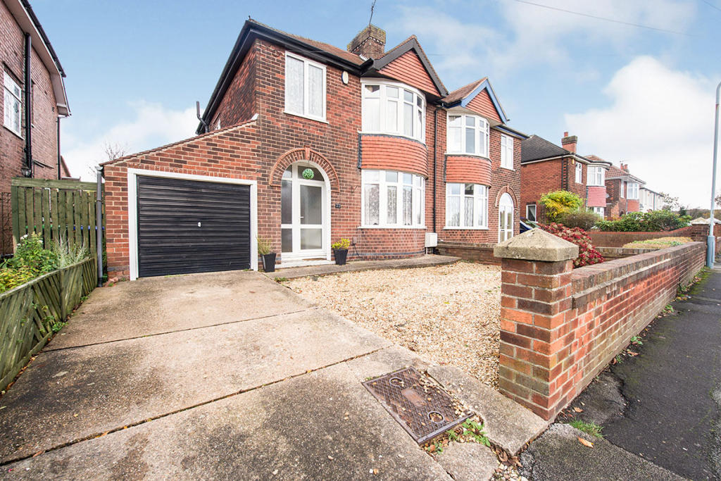 3 bedroom semidetached house for sale in Thoresby Avenue, Kirkbyin