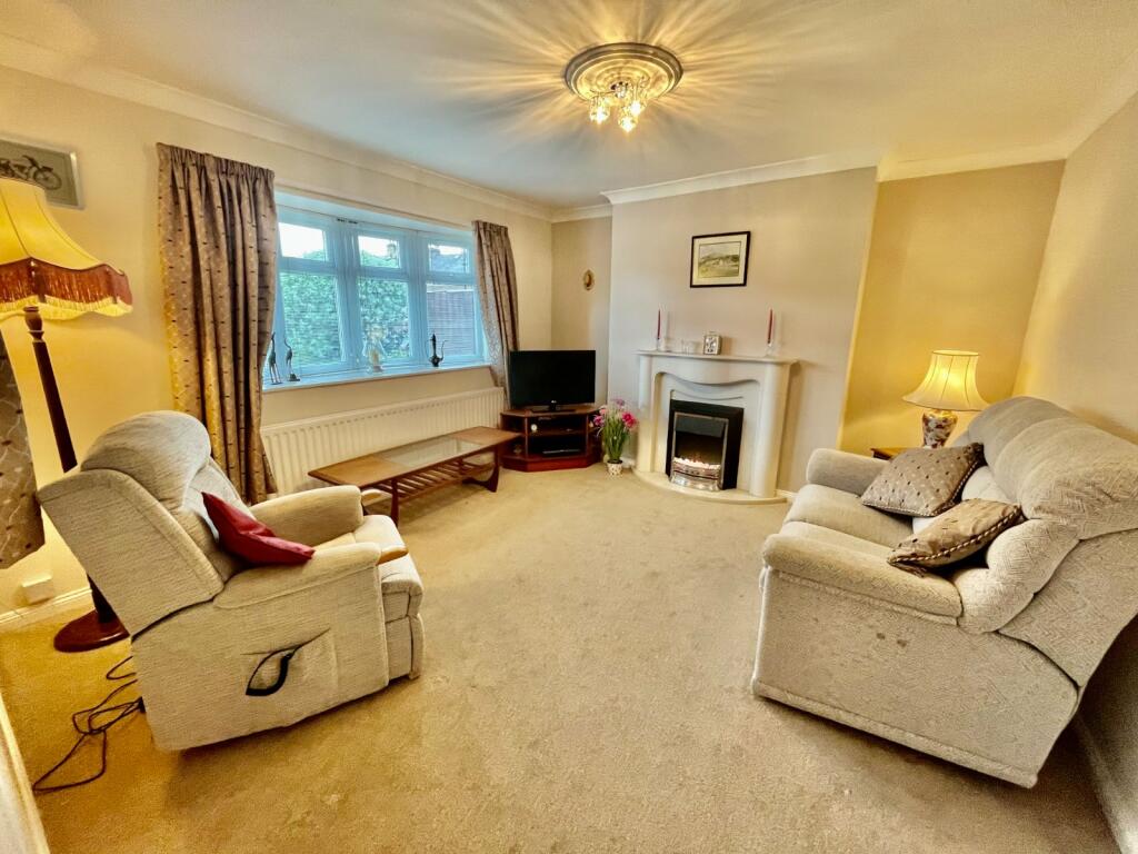 2 bedroom bungalow for sale in Kindlewood Gardens, Guisborough, North