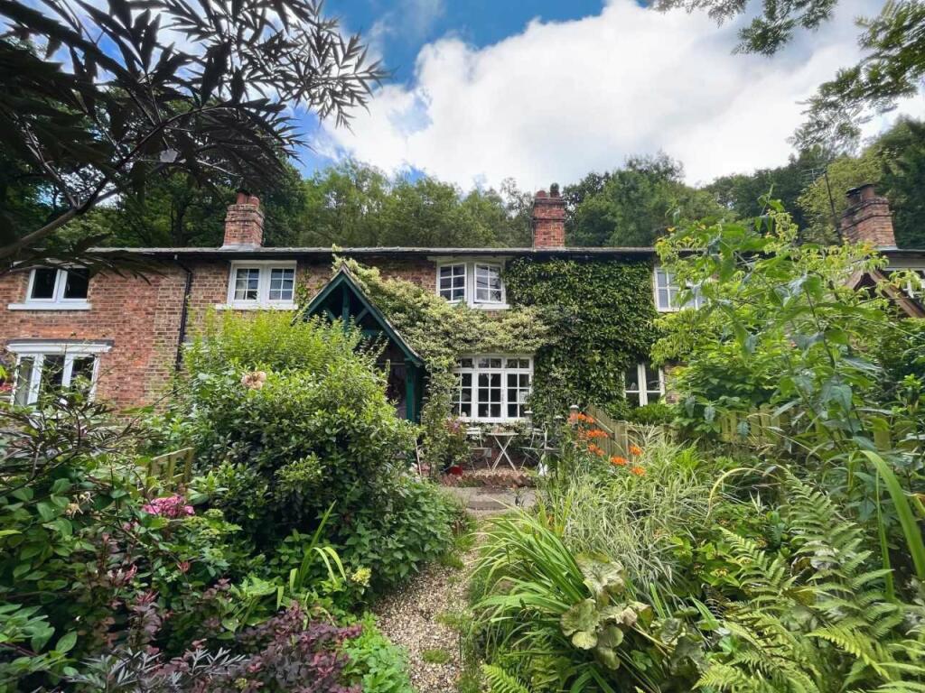 2 bedroom terraced house for sale in Hutton Village, Guisborough, North