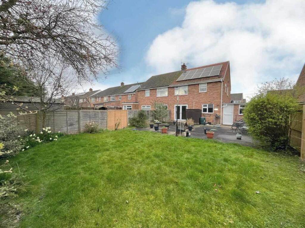 3 bedroom semidetached house for sale in Roseberry Road, Great Ayton