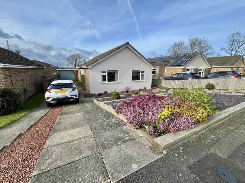 2 bedroom bungalow for sale in Wheatlands Close, Guisborough, North