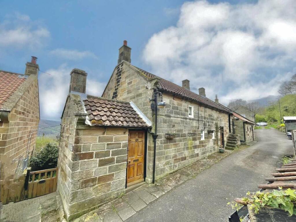 3 bedroom end of terrace house for sale in Egton Road, Aislaby, Whitby