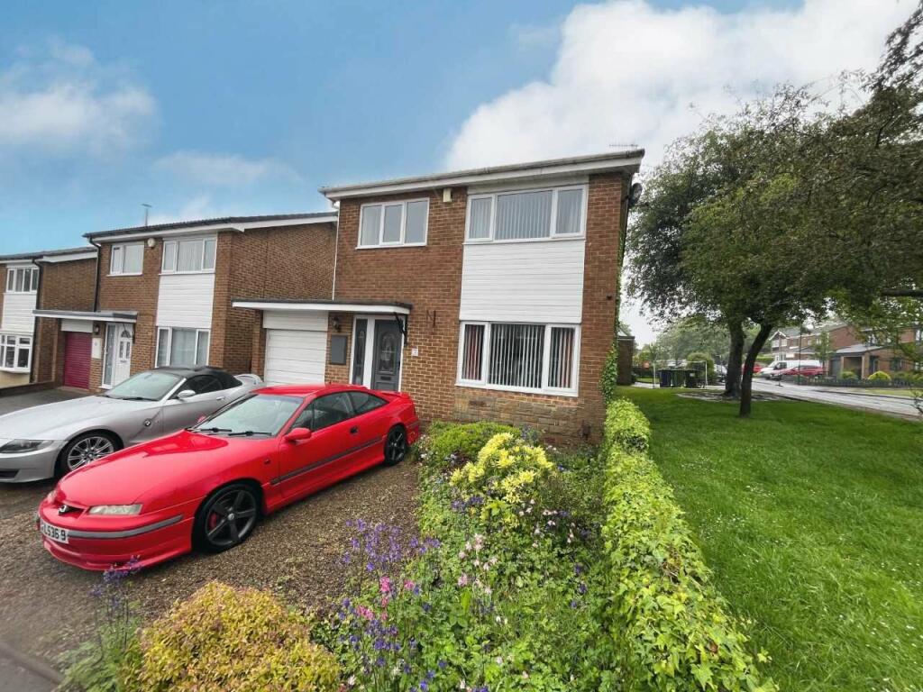 3 bedroom detached house for sale in Whorlton Close, Guisborough, North