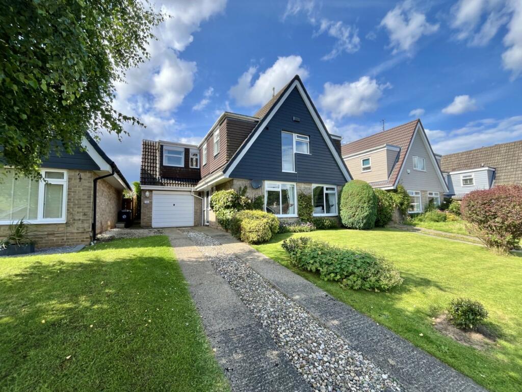 5 bedroom detached house