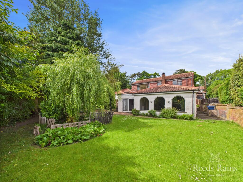 Main image of property: Flatts Lane, Nunthorpe, Middlesbrough, Cleveland, TS7
