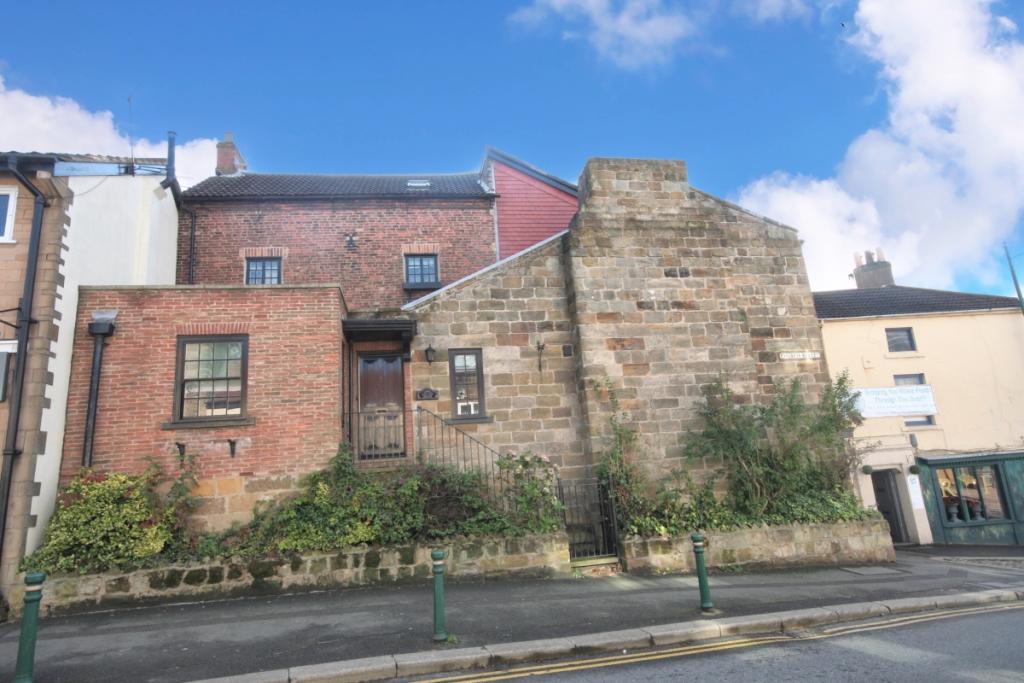 4 bedroom house for sale in Market Place, Guisborough, North Yorkshire