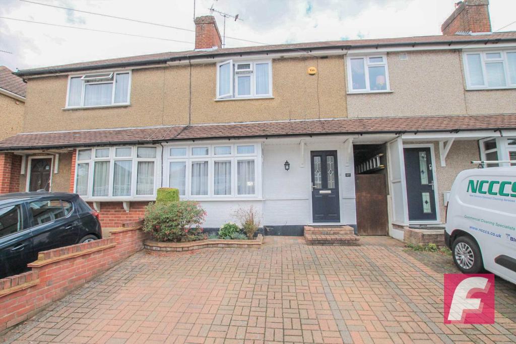3 bedroom terraced house for sale in Fern Way, Watford, WD25