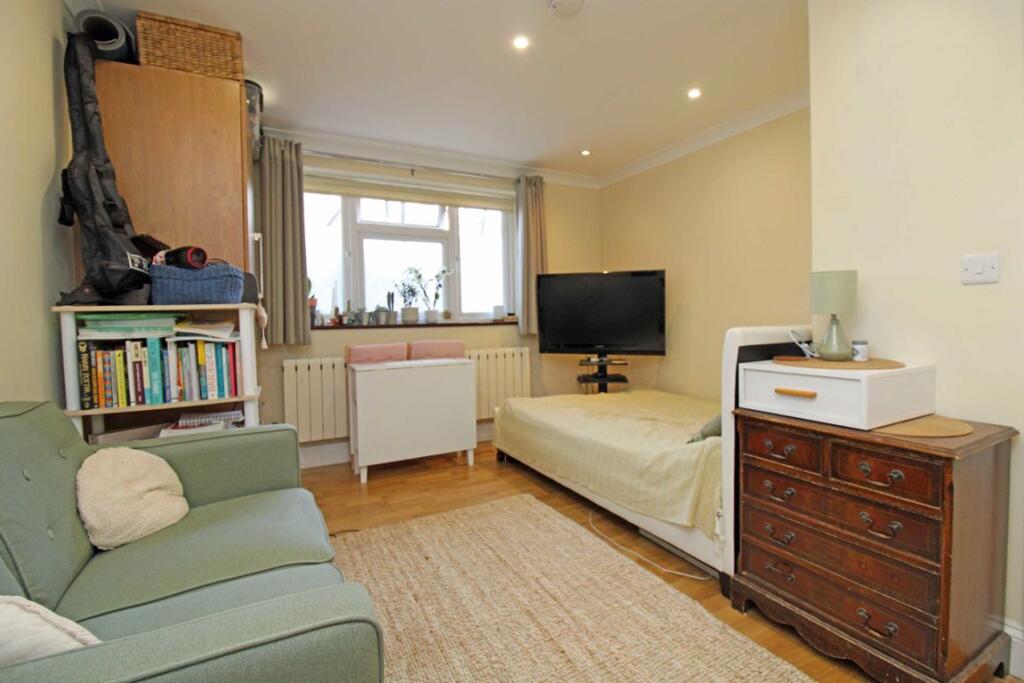 Main image of property: High Street, London