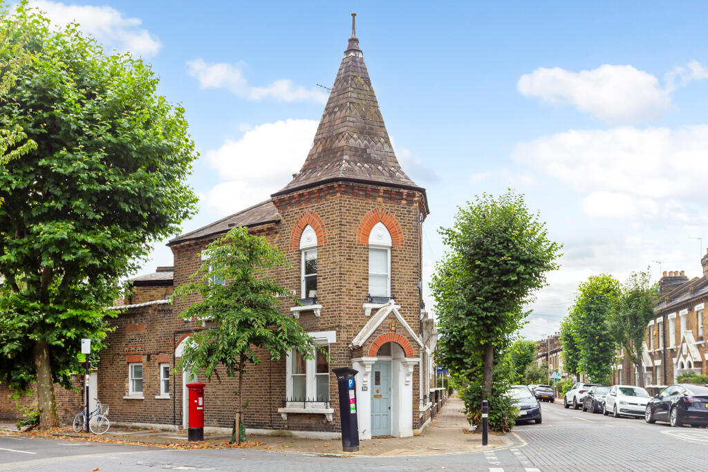 Main image of property: Eversleigh Road, London, SW11