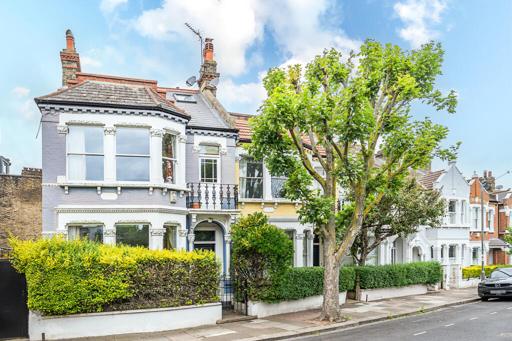 Main image of property: Forthbridge Road, London, SW11