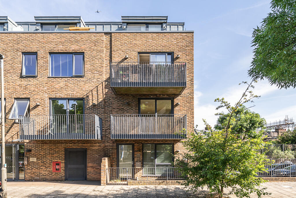 Main image of property: 161 Gideon Road, London, SW11