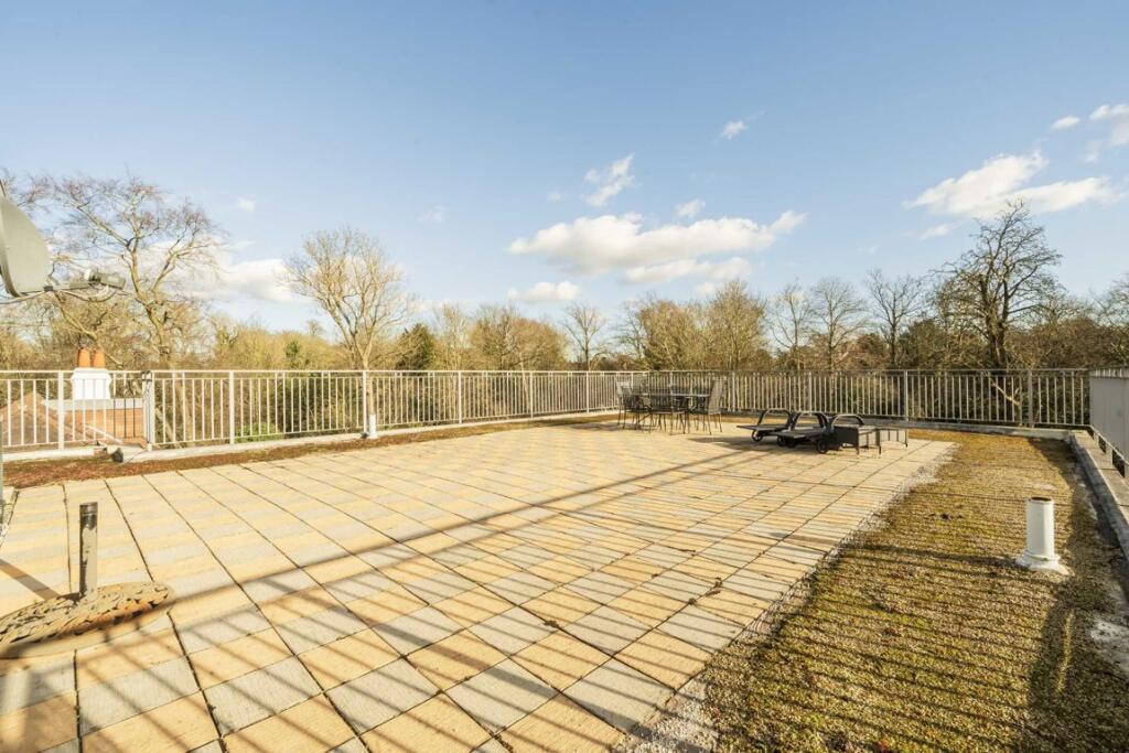 Main image of property: Park Road, Chiswick