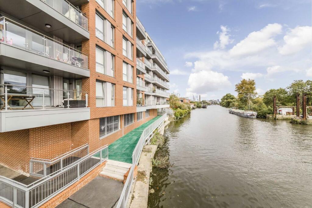 Main image of property: High Street, Brentford