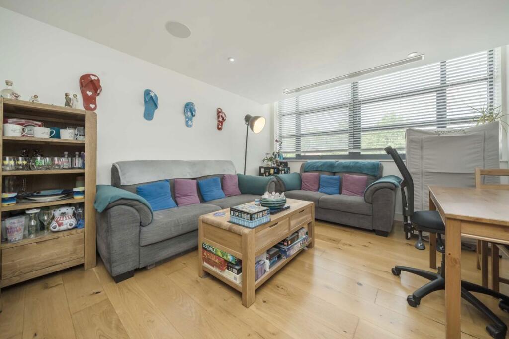 Main image of property: Hogarth Lane, Chiswick