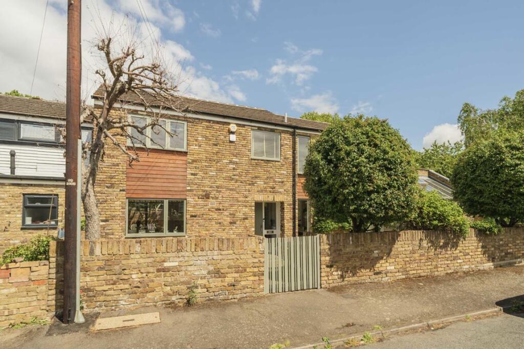 Main image of property: Ernest Gardens, Chiswick