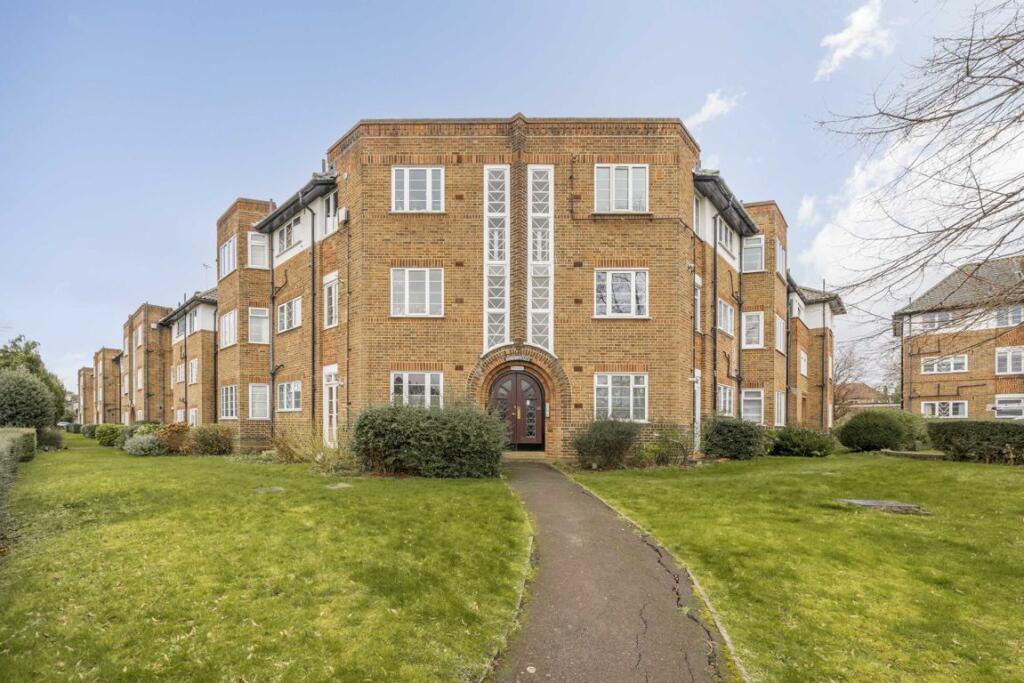 2 bedroom flat for sale in Argyle Road, Ealing, W13