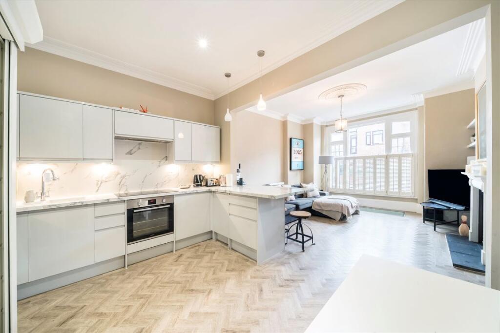 Main image of property: New Kings Road, Fulham