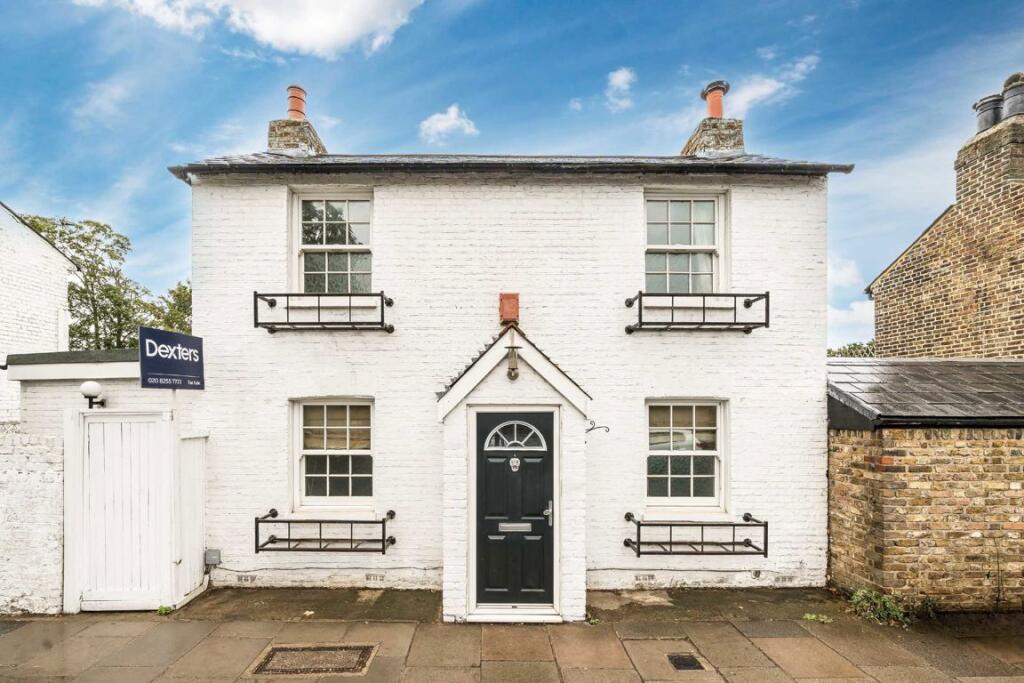 Main image of property: High Street, Hampton