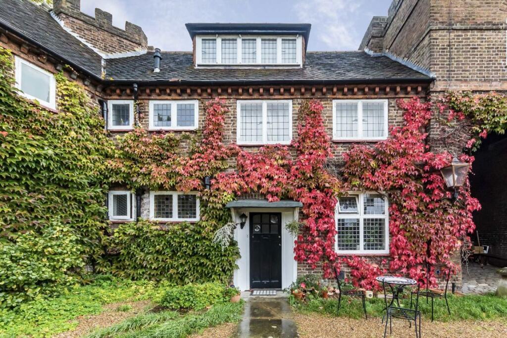 Main image of property: Castle Way, Hanworth Park