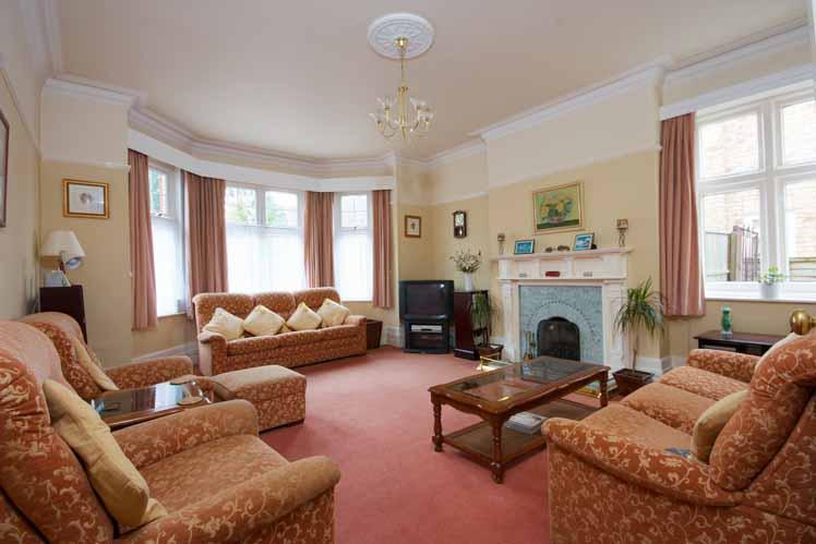 5 bedroom house for sale in Park Road, Hampton Hill, TW12