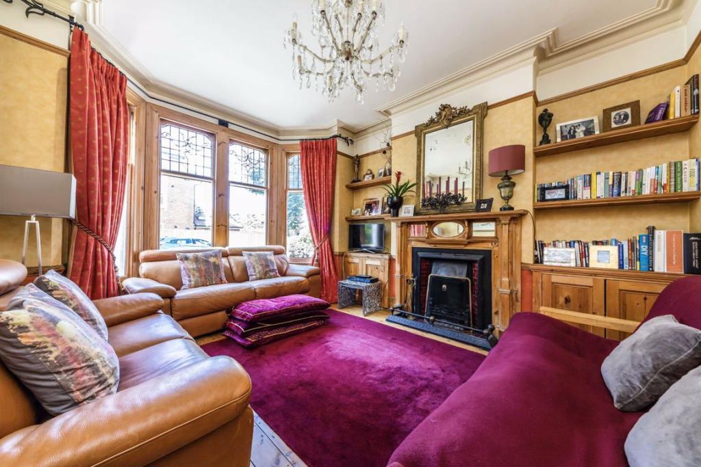 4 bedroom house for sale in Milner Road, Kingston Upon Thames, KT1