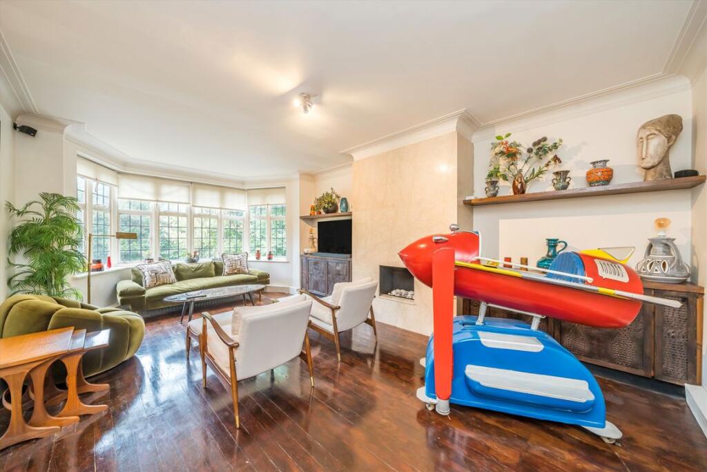 Main image of property: Portsmouth Road, Putney