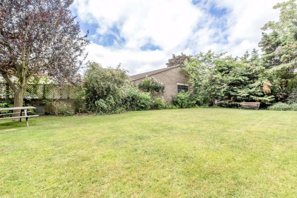 1 bedroom flat for rent in St. Stephen's Gardens, Putney, SW15