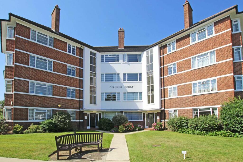 2 bedroom flat for rent in Upper Richmond Road West, Richmond, SW14