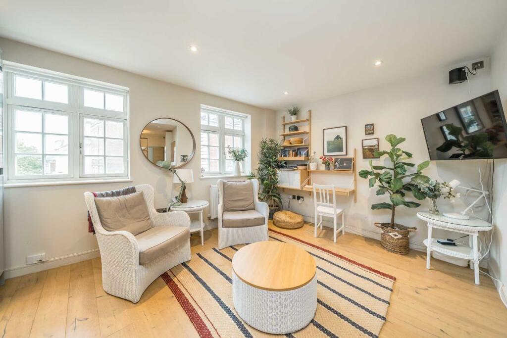 Main image of property: Hill Street, Richmond