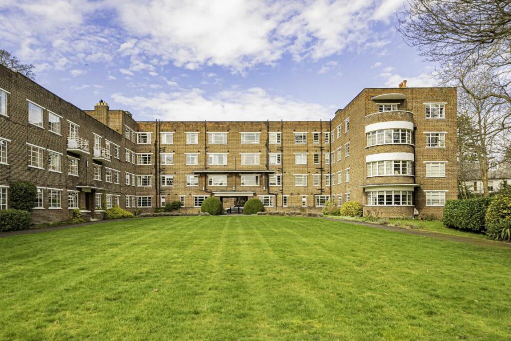 1 bedroom flat for sale in Cambridge Park, East Twickenham, TW1