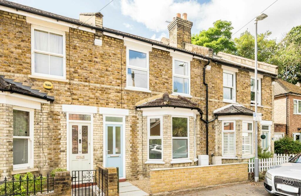 2 bedroom terraced house for sale in King Charles Crescent, Surbiton, KT5