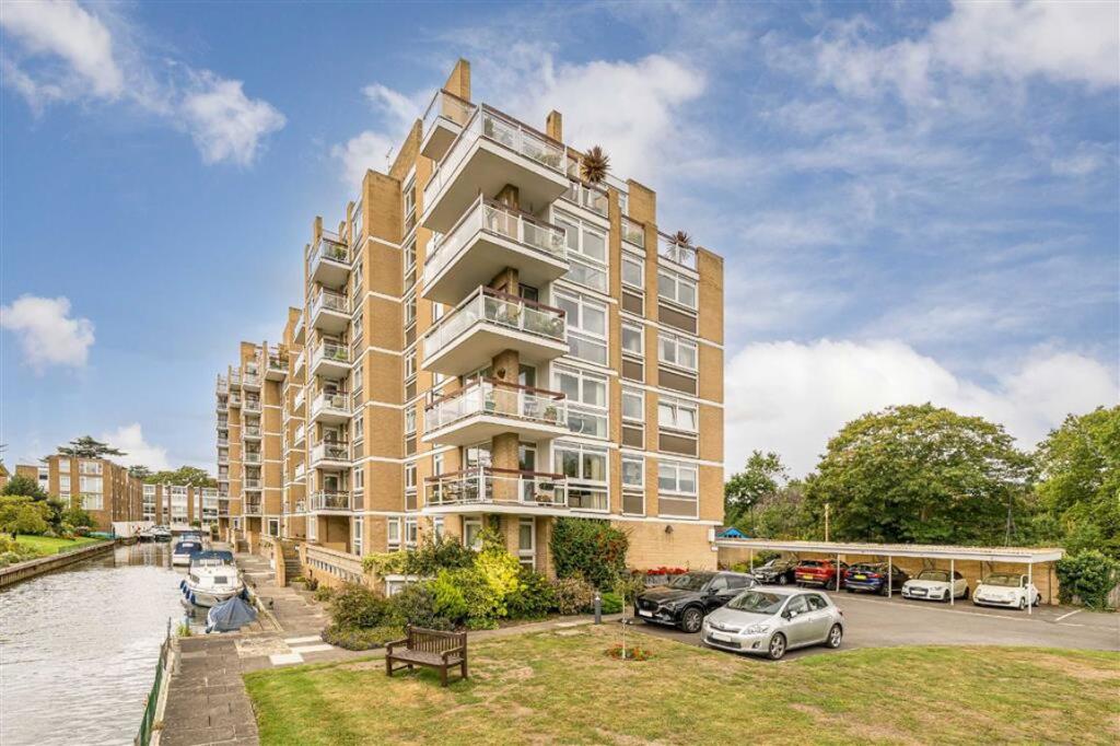 Main image of property: Thamespoint, Teddington
