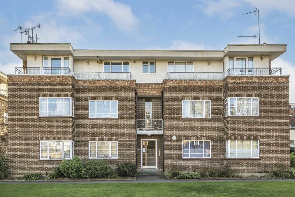 2 bedroom flat for sale in London Road, Twickenham, TW1