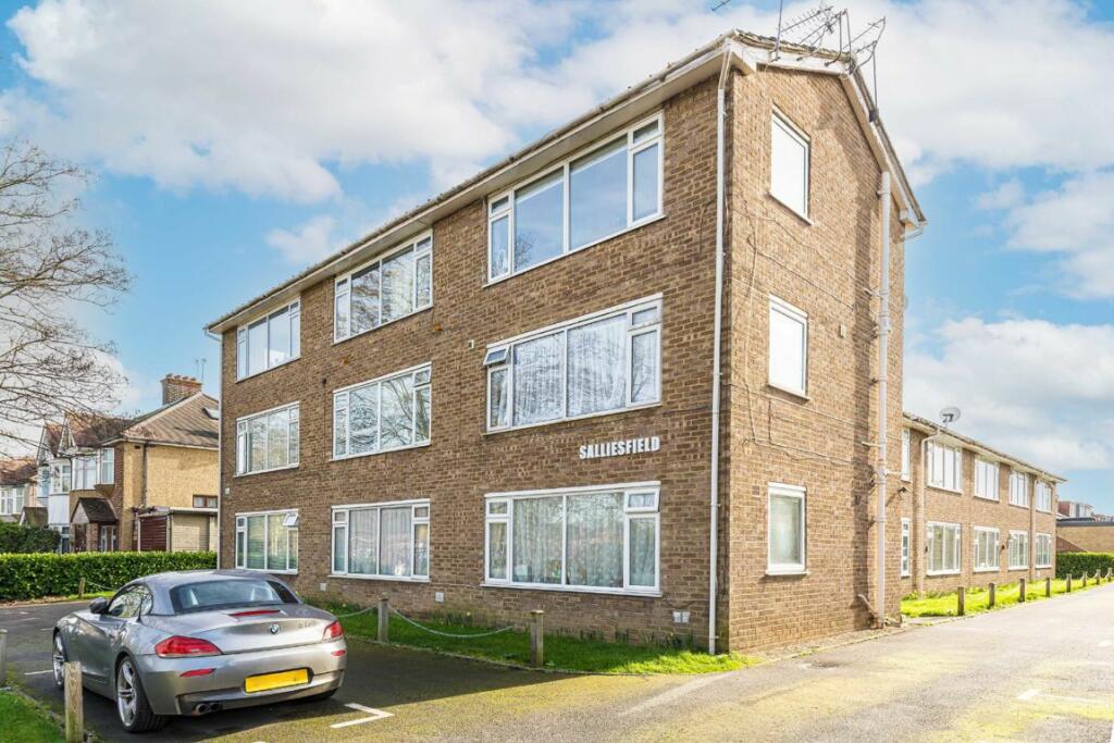 Studio flat for sale in Kneller Road, Twickenham, TW2