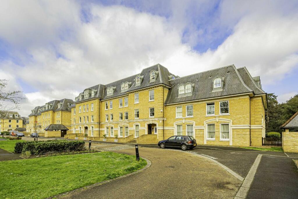 2 bedroom flat for sale in Langdon Park, Teddington, TW11