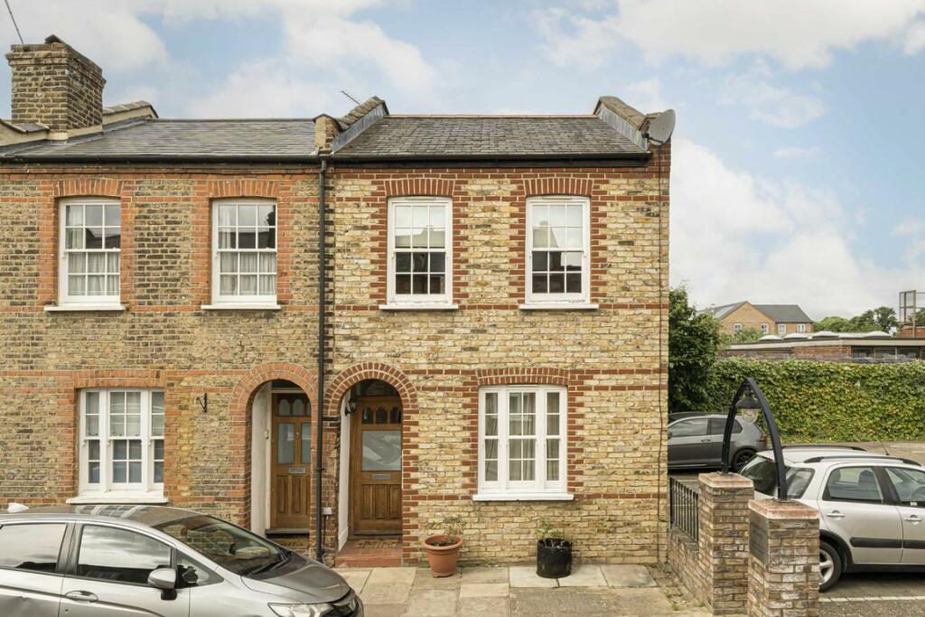 3 bedroom house for sale in Hamilton Road, Twickenham, TW2