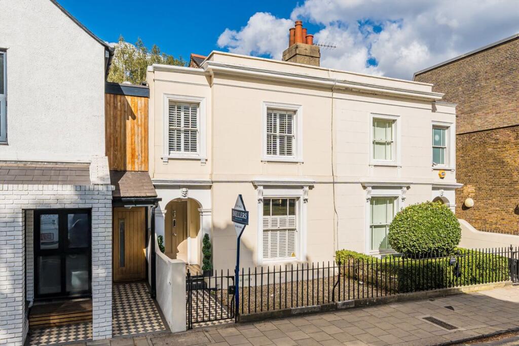 Main image of property: The Green, Twickenham
