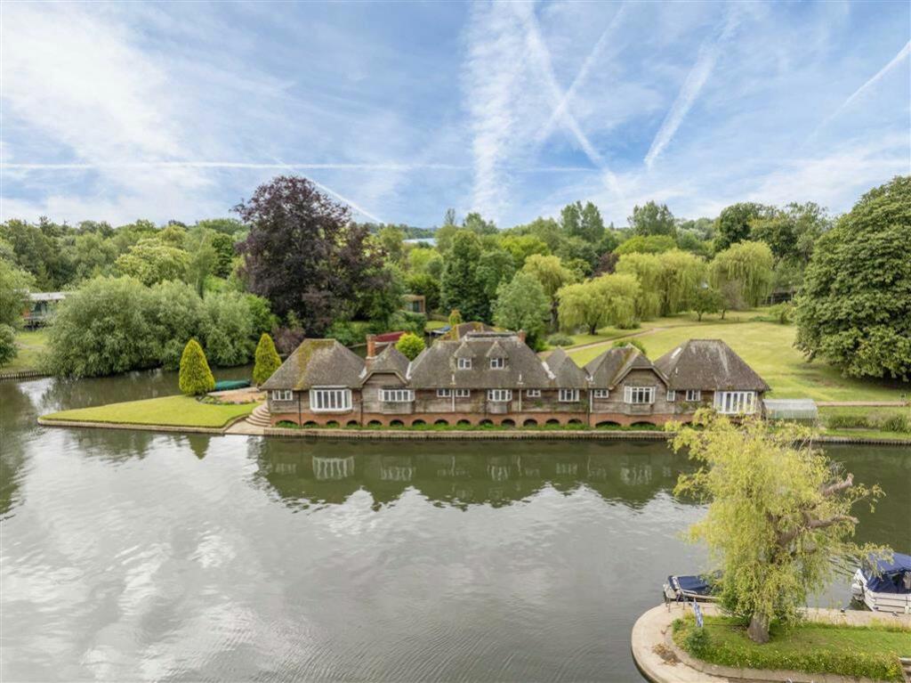 9 bedroom house for sale in Loddon Drive, Wargrave, RG10