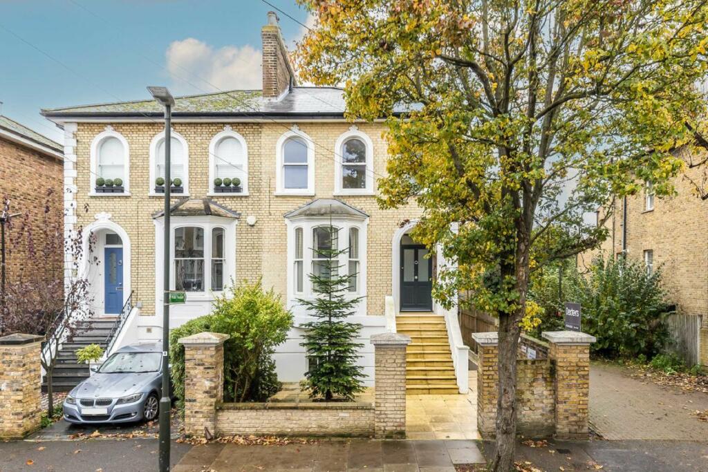2 bedroom flat for sale in Pelham Road, Wimbledon, SW19
