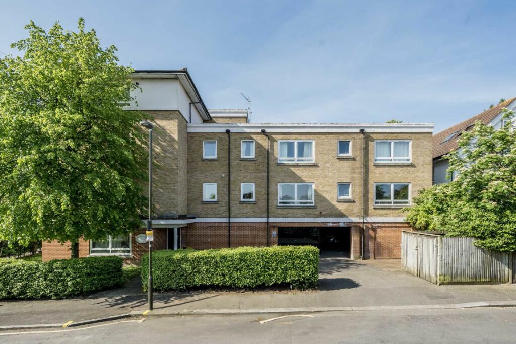 2 bedroom flat for sale in Pollard Road, Morden, SM4