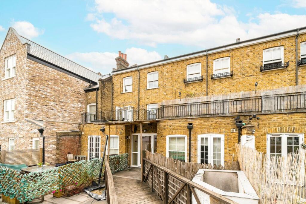 Main image of property: Broadway Court, Wimbledon