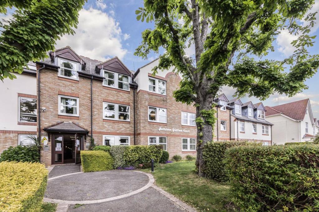 1 bedroom flat for sale in Queens Road, Wimbledon, SW19