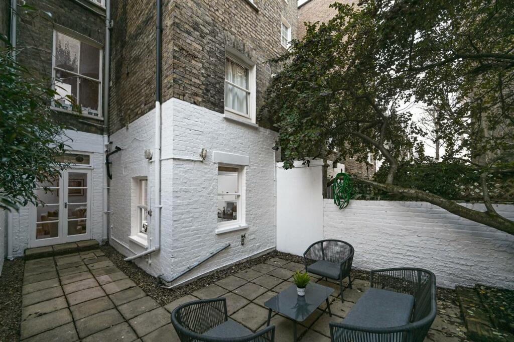 1 bedroom flat for sale in Alderney Street, Pimlico, London, SW1V