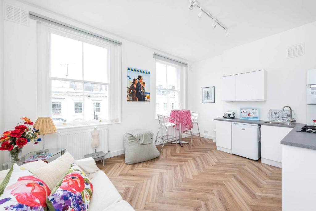 1 Bedroom Flat In Alderney Street Pimlico London Sw1v