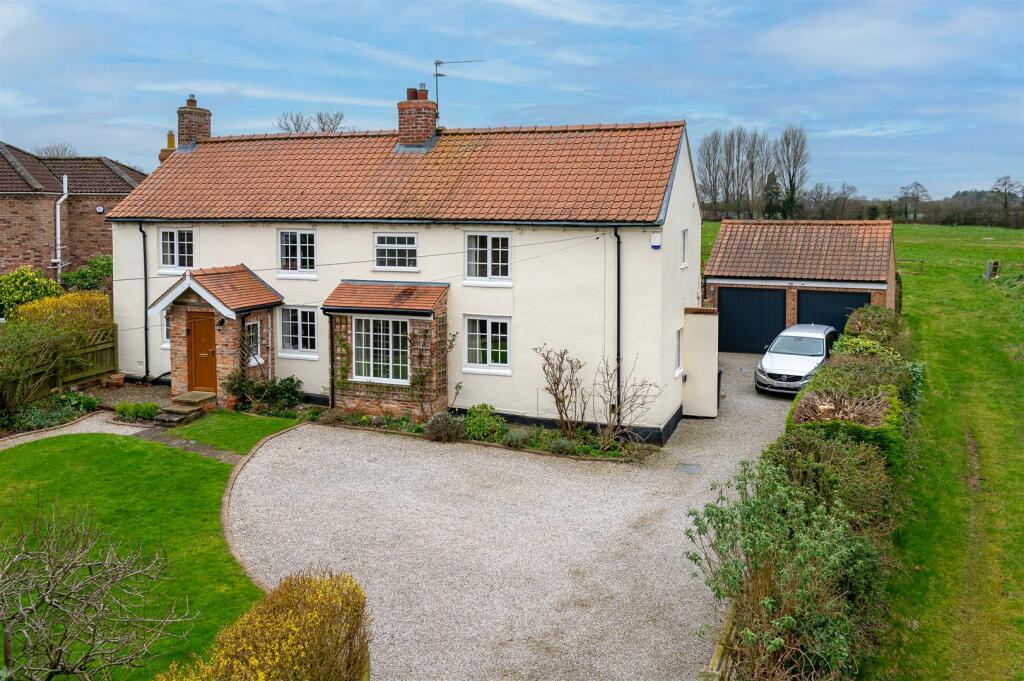 4 bedroom detached house for sale in Main Street, Elvington, York, YO41