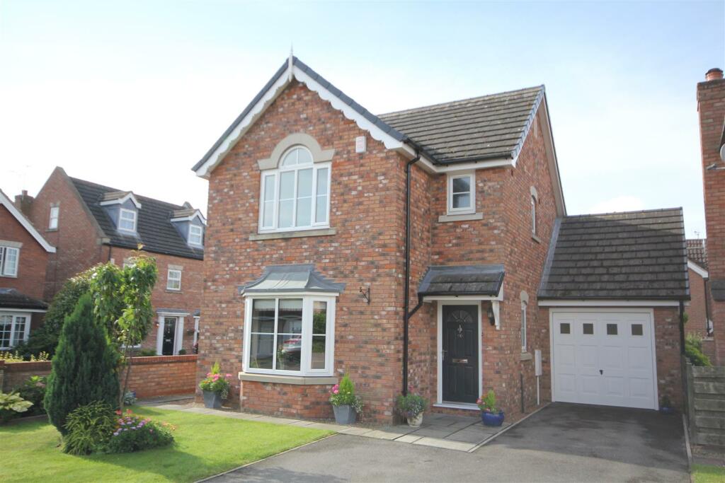 3 bedroom detached house for sale in Kerver Lane, Dunnington, York, YO19