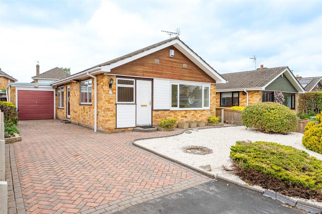 Main image of property: Curlew Glebe, Dunnington, York, YO19 5PQ