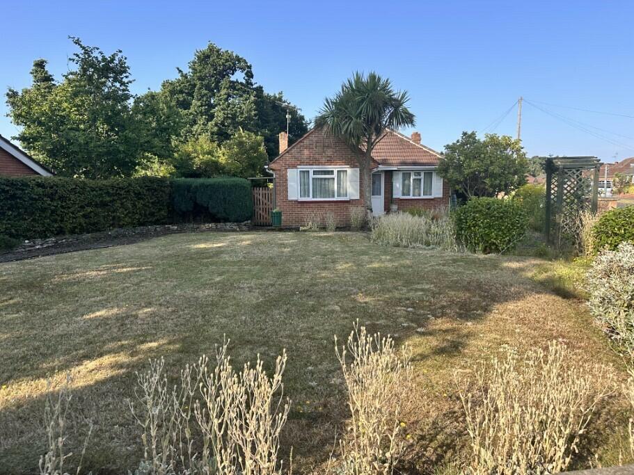 Main image of property: Roslyn Road, Woodley, Reading, Berkshire, RG5