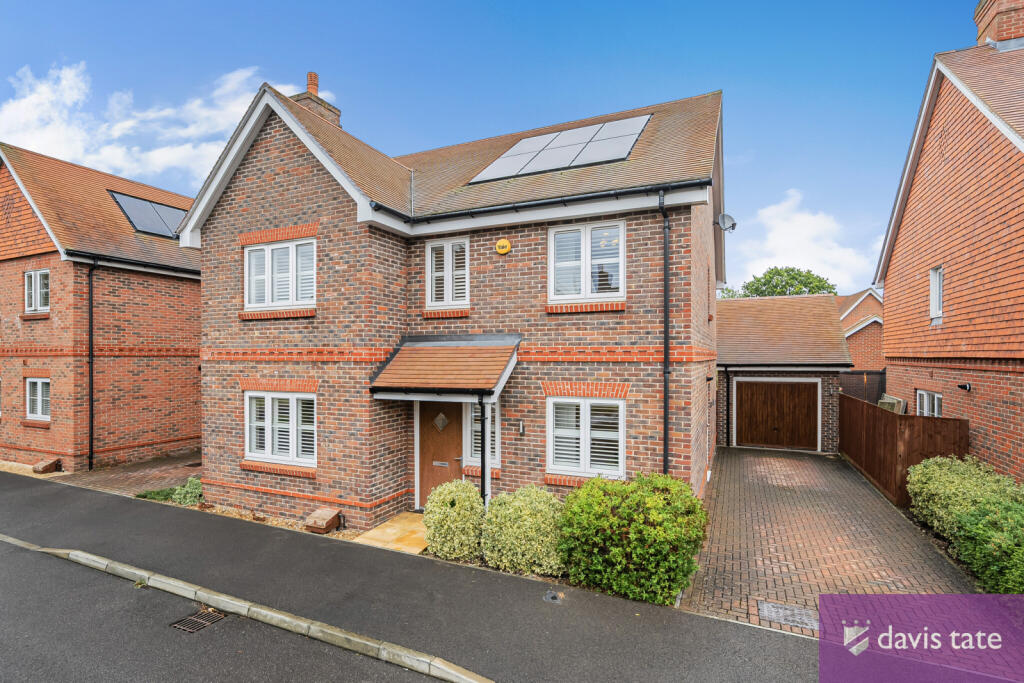 Main image of property: Monitor Way, Woodley, Reading, Berkshire, RG5