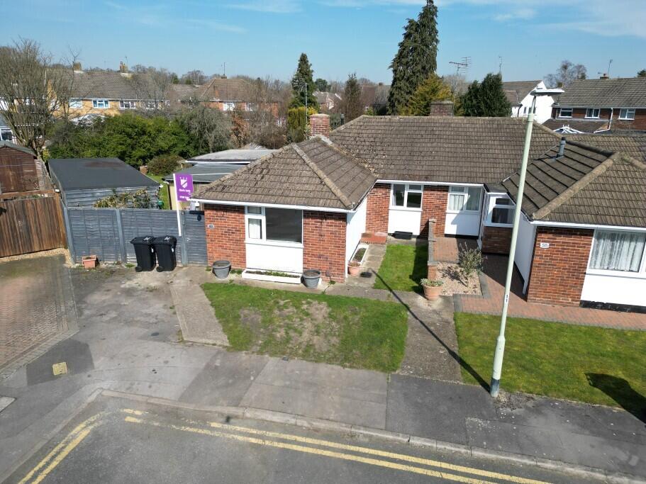 Main image of property: Ravensbourne Drive, Woodley, Reading, Berkshire, RG5